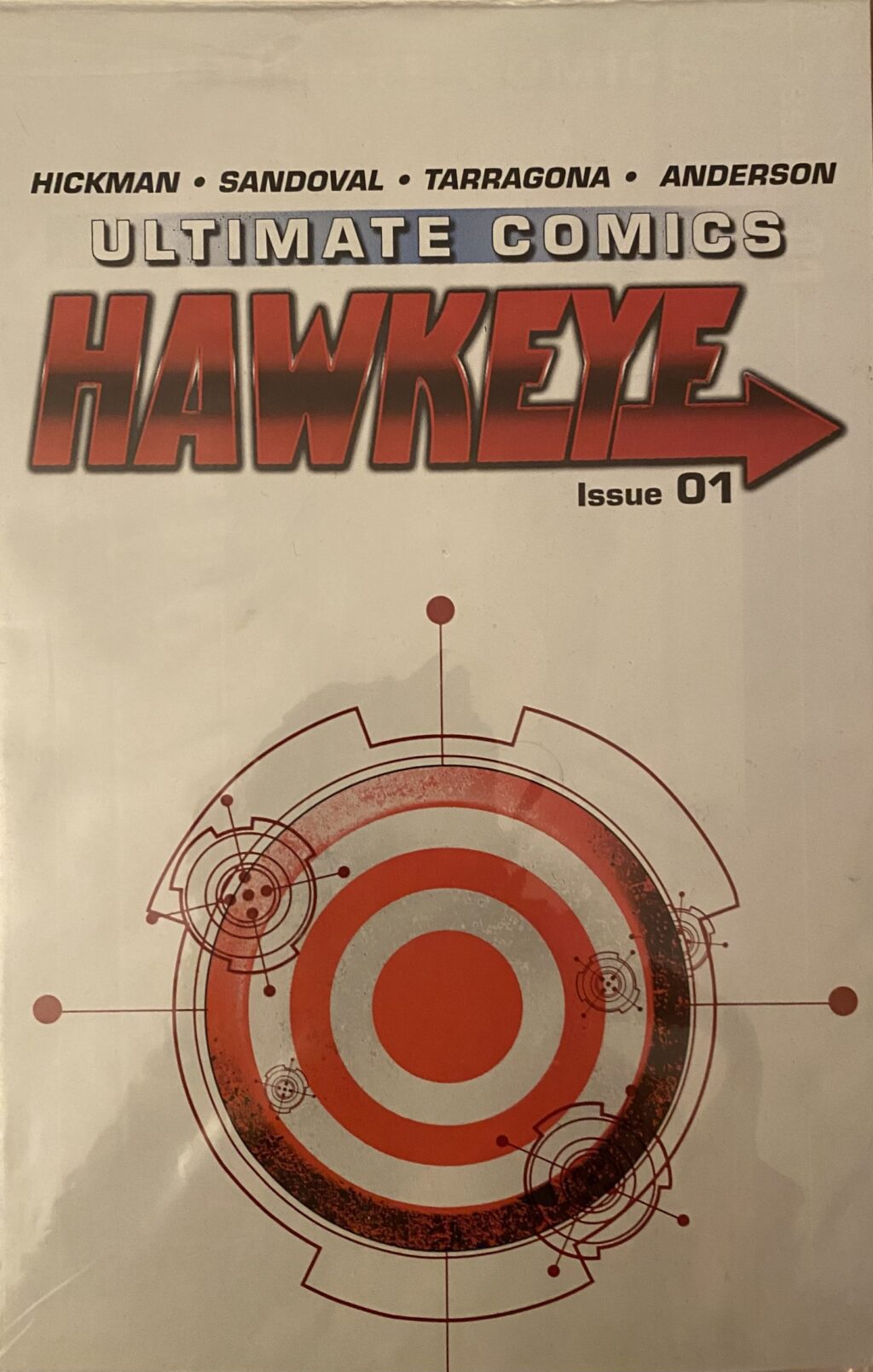 Ultimate Comics: Hawkeye #1 (2011-2012)( rough on the top lip )