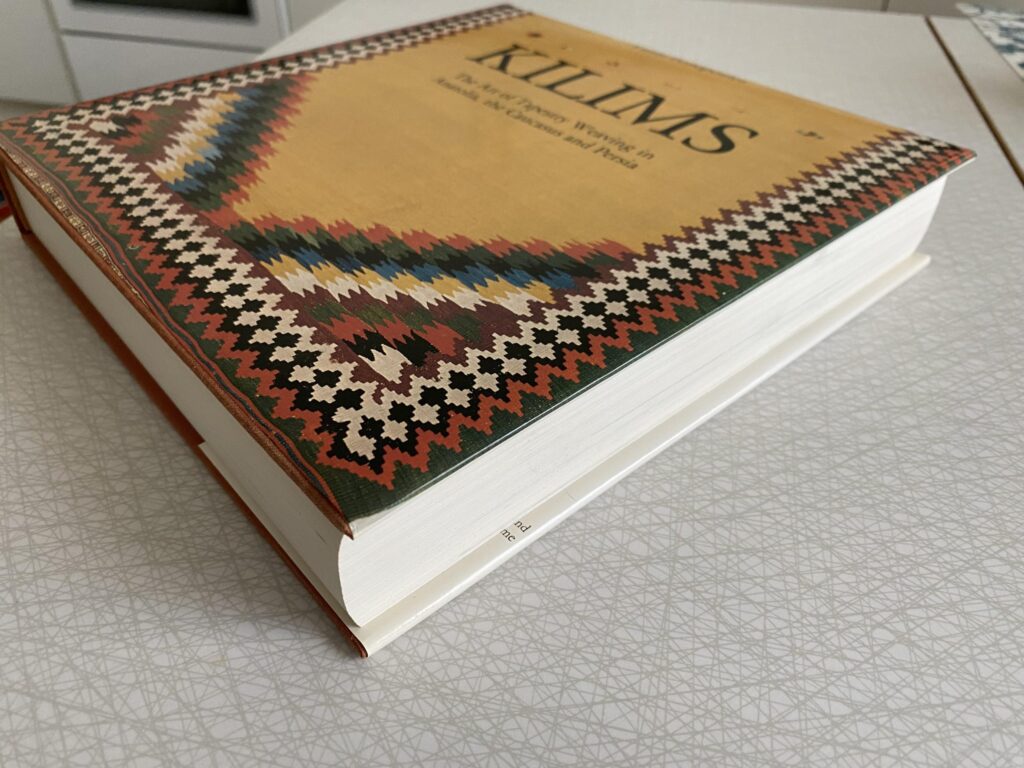 Kilims. The Art of Tapestry Weaving in Anatolia, the Caucasus and Persia - Image 3