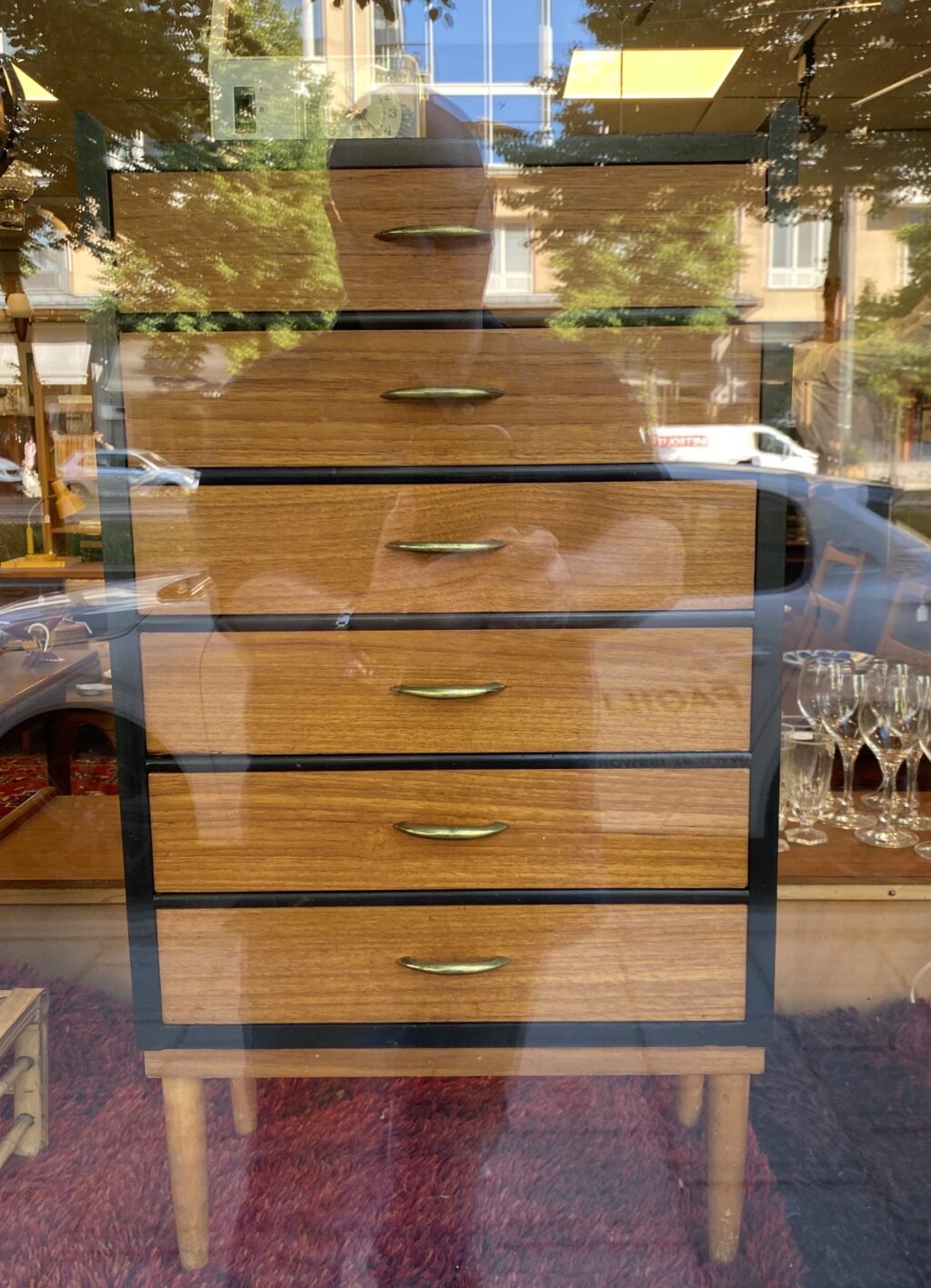 Teak Byrå