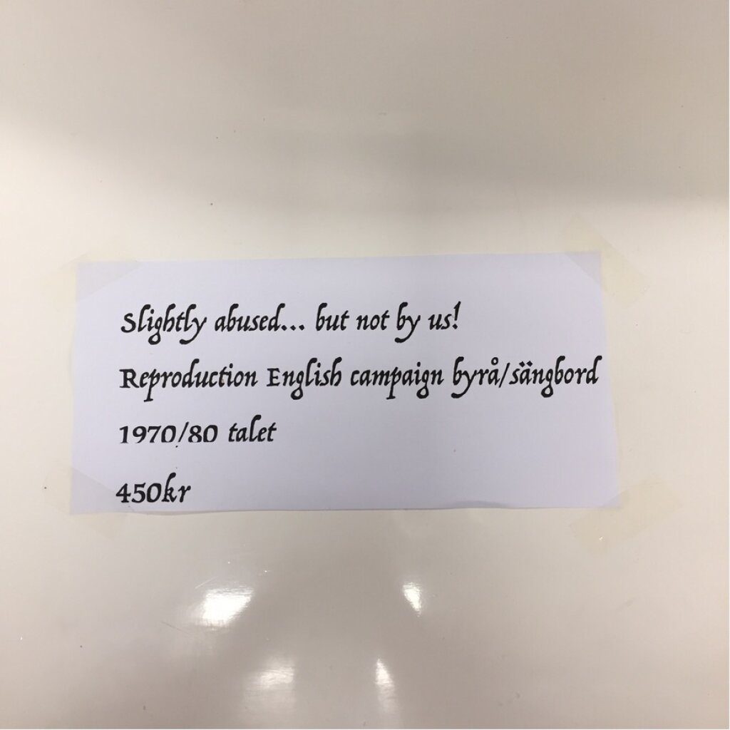 Byrå eller Sängbord i Engelsk Stil - Image 3