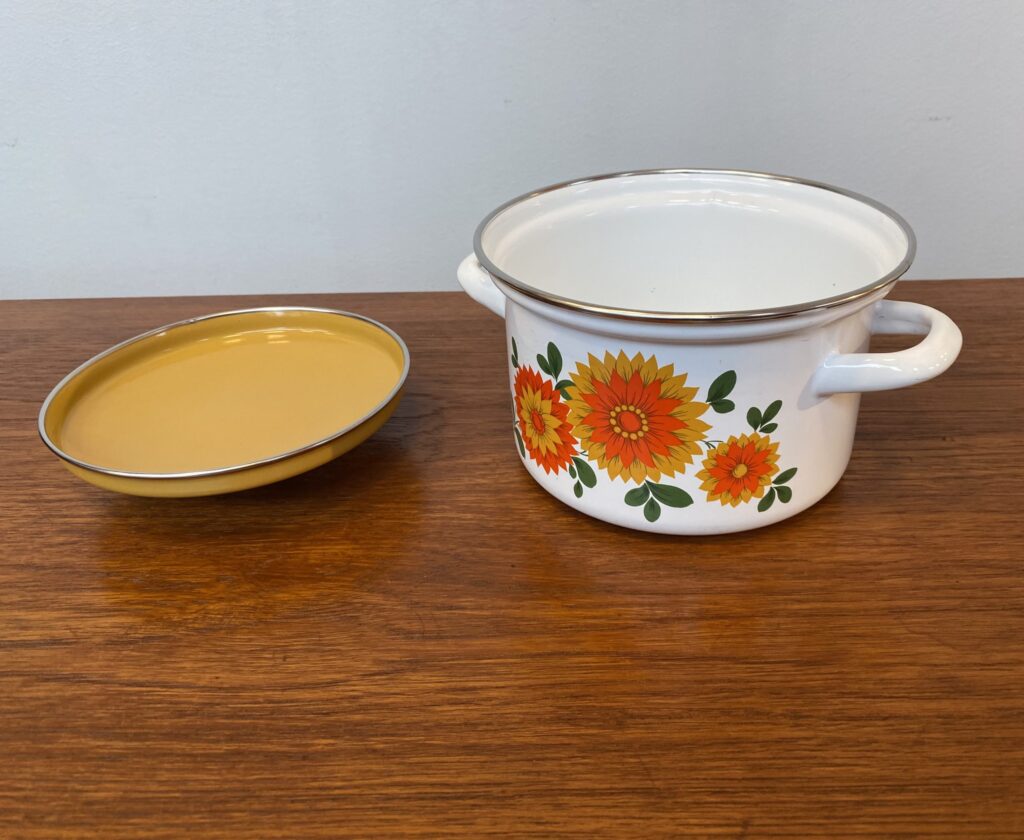 Färgglad Retro Kastrull i Emalj - Image 4