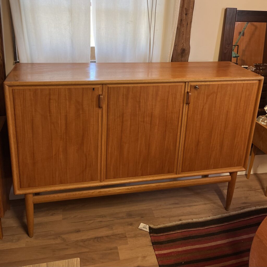 Högt Sideboard - Bertil Fridhagen