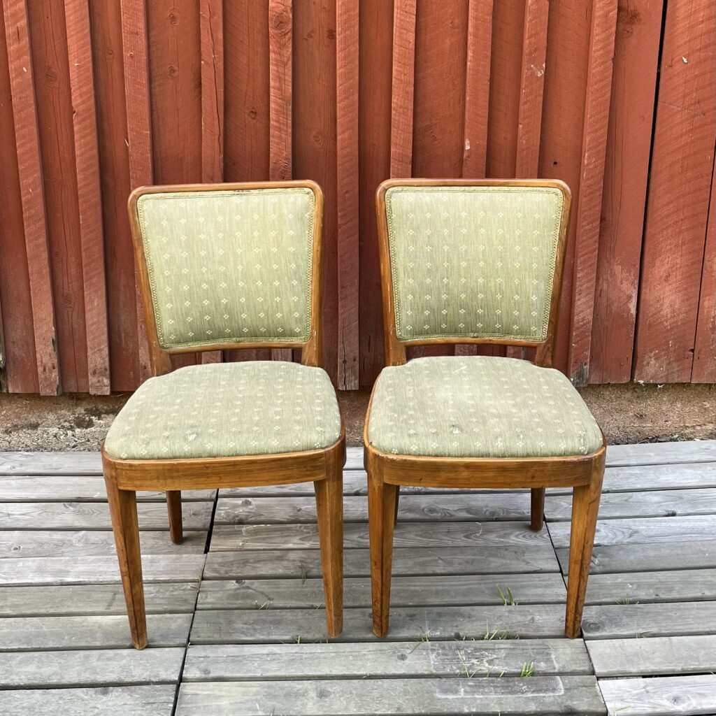 2st NK Stolar med Grönt Tyg