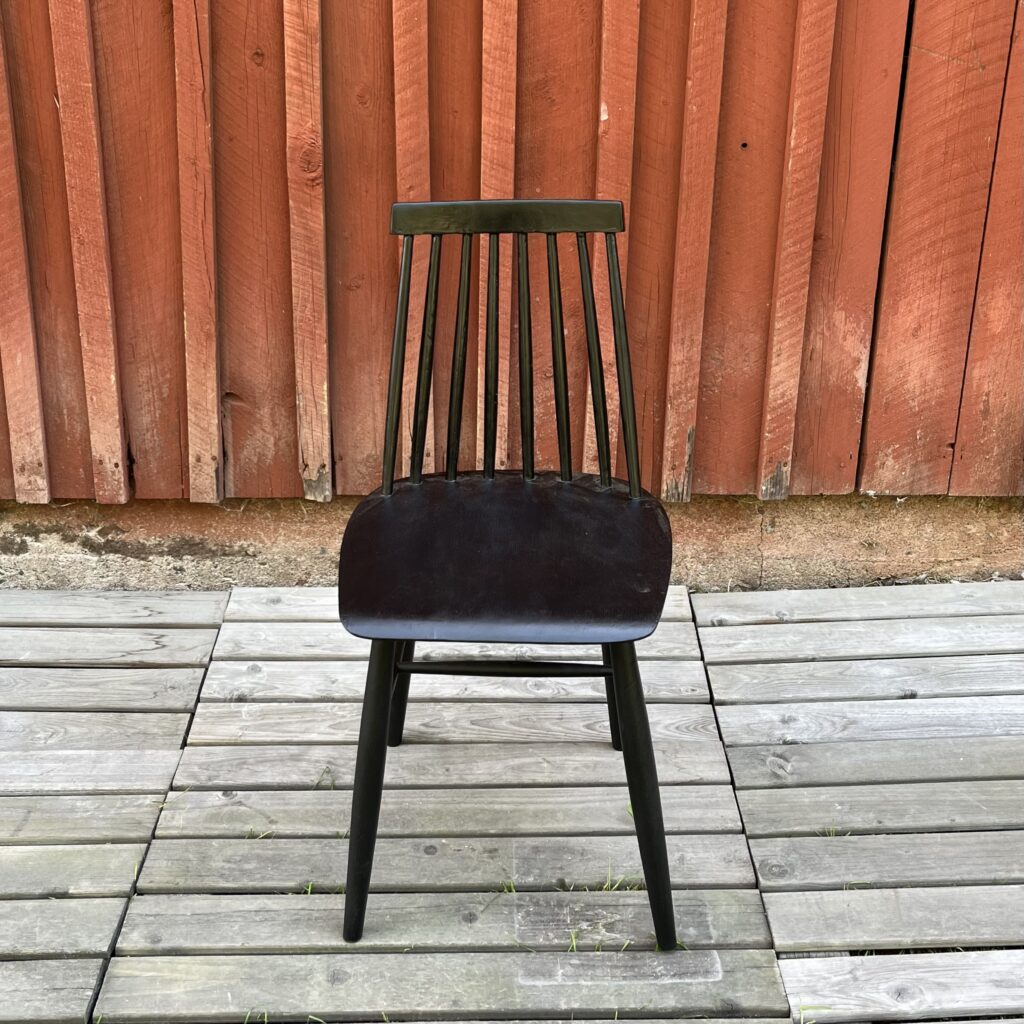 Svart Pinnstol