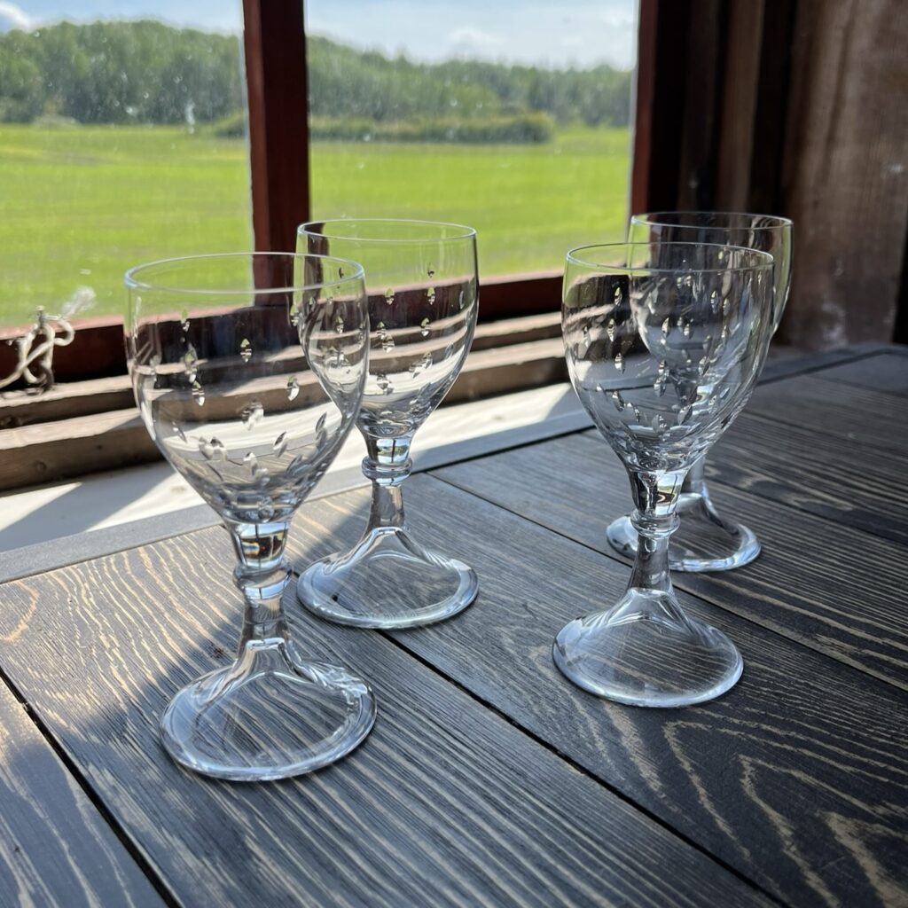 4st Sherry Glas med Slipad Jordgubbsdekor