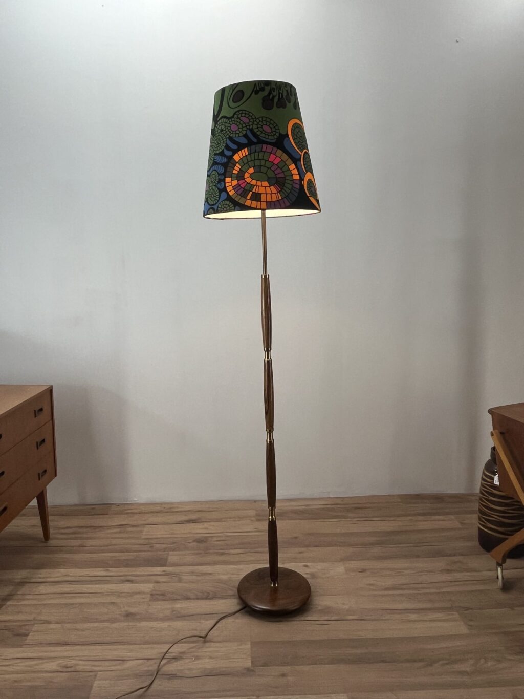 Retro Golvlampa i Valnöt - NAF - Image 2