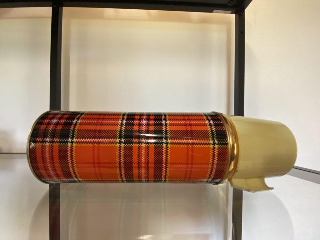 Retro Tartan Termos - Image 3