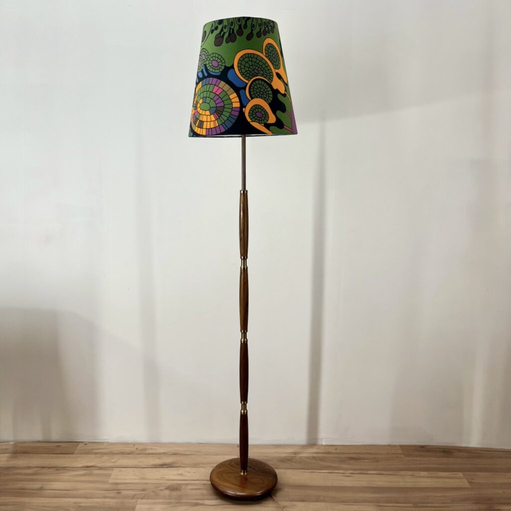 Golvlampa i Trä