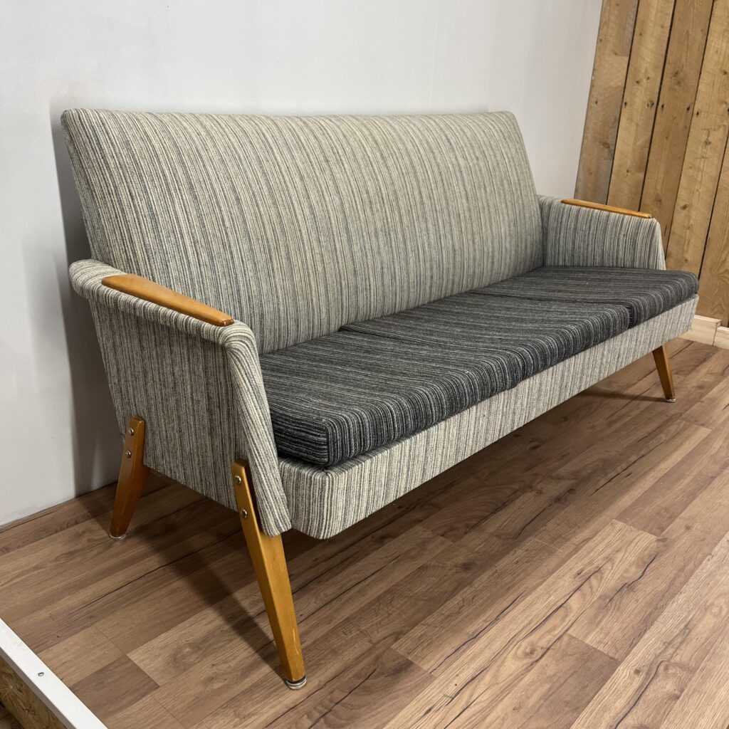 Blå Retro Soffa - Sjökvist - Image 2