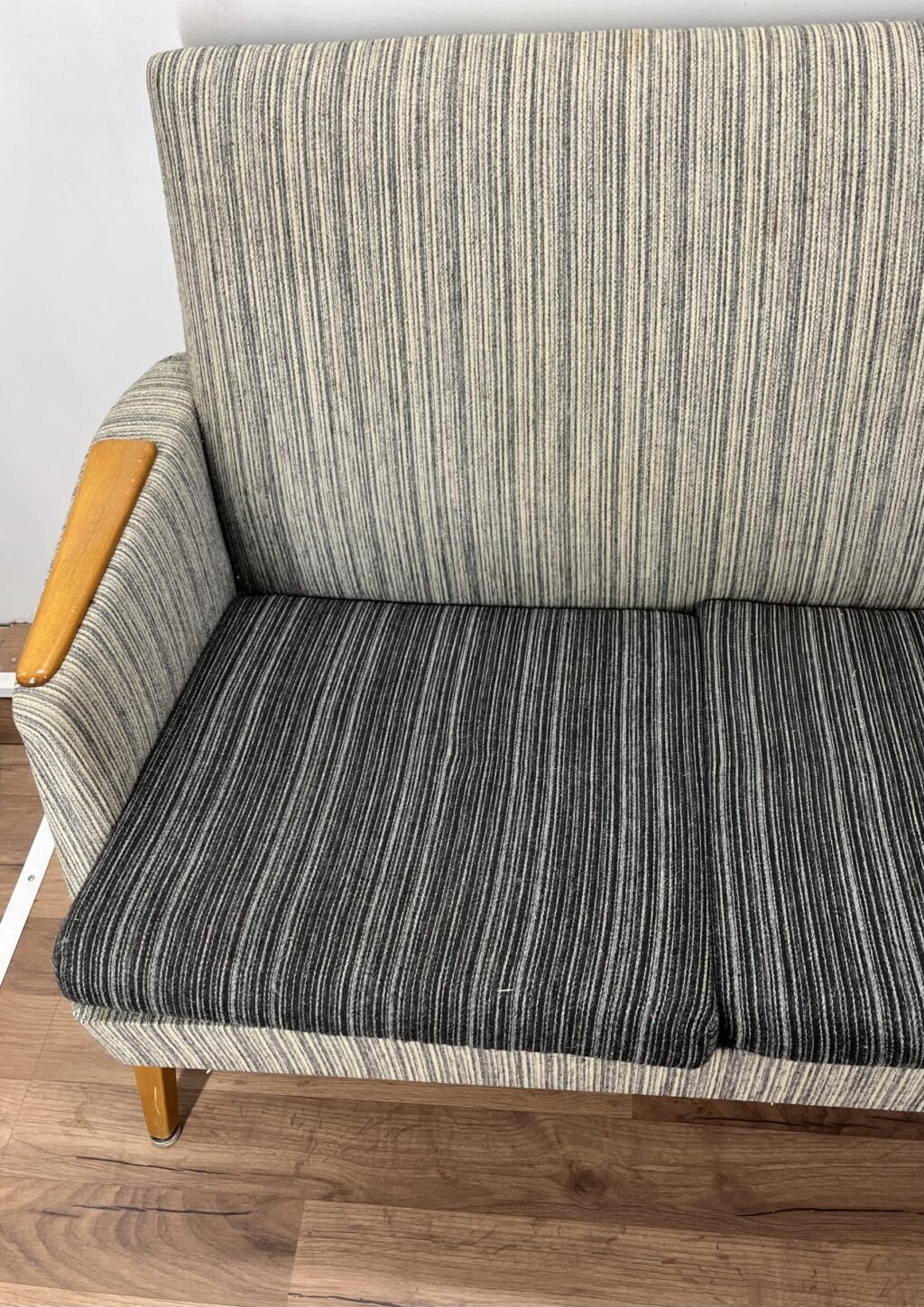 Blå Retro Soffa - Sjökvist - Image 6