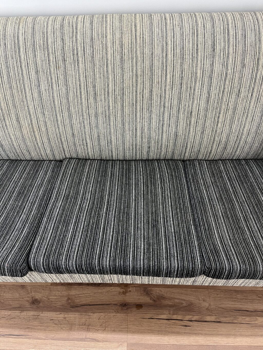Blå Retro Soffa - Sjökvist - Image 5