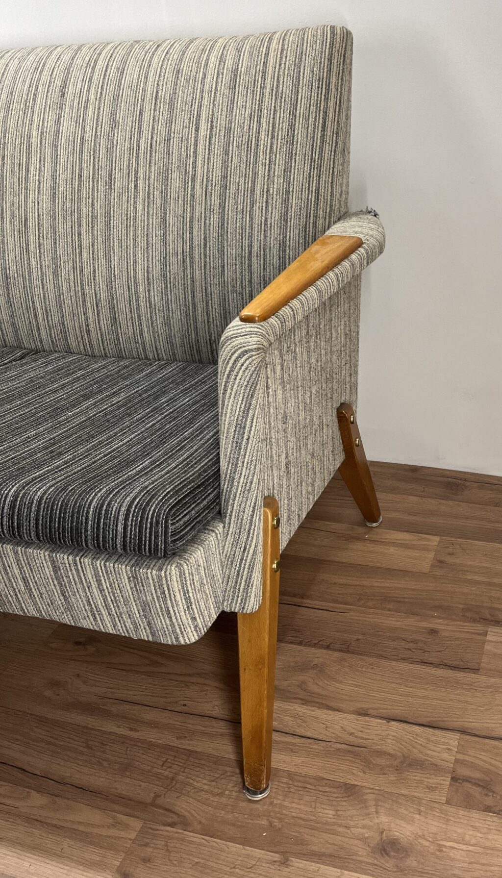 Blå Retro Soffa - Sjökvist - Image 3