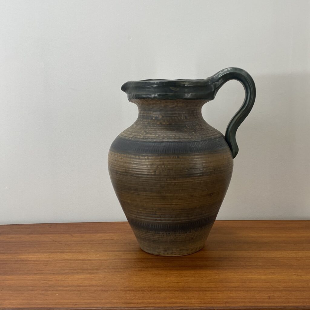 Mid-Century Vas / Kanna - Image 4