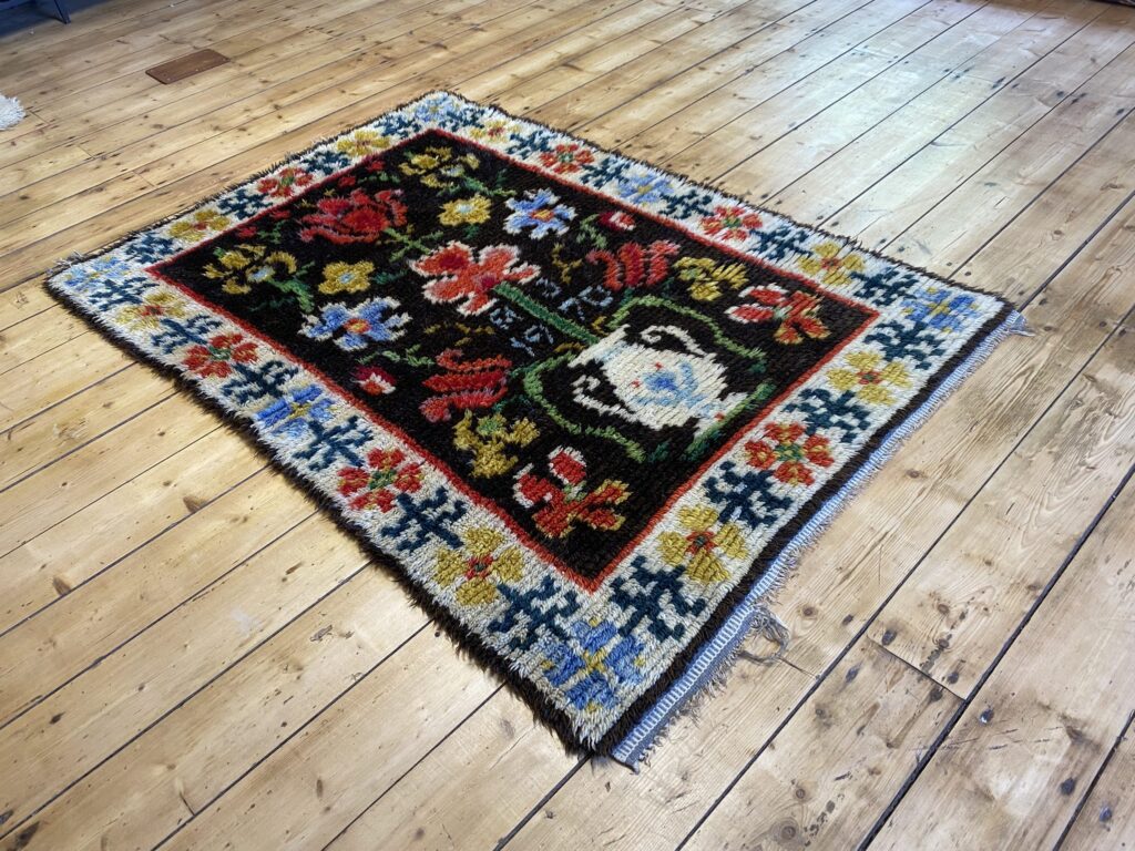 Semi Antik Ryamatta Rug - Image 3