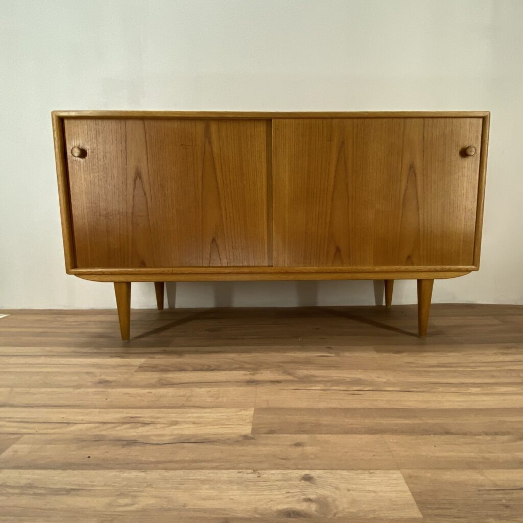 teak and oak sidebord retro