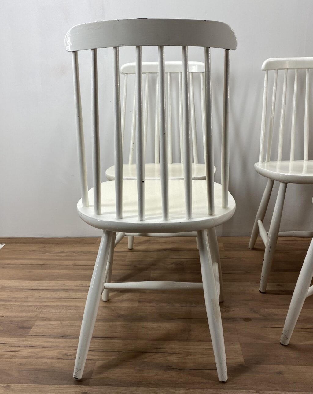 Mid-Century Pinnstolar - Image 4