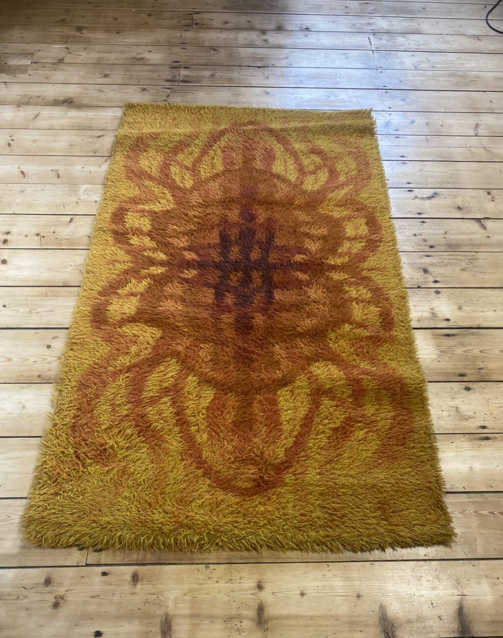 Demonic Looking Ryamatta - Safir/Saphire - Image 2