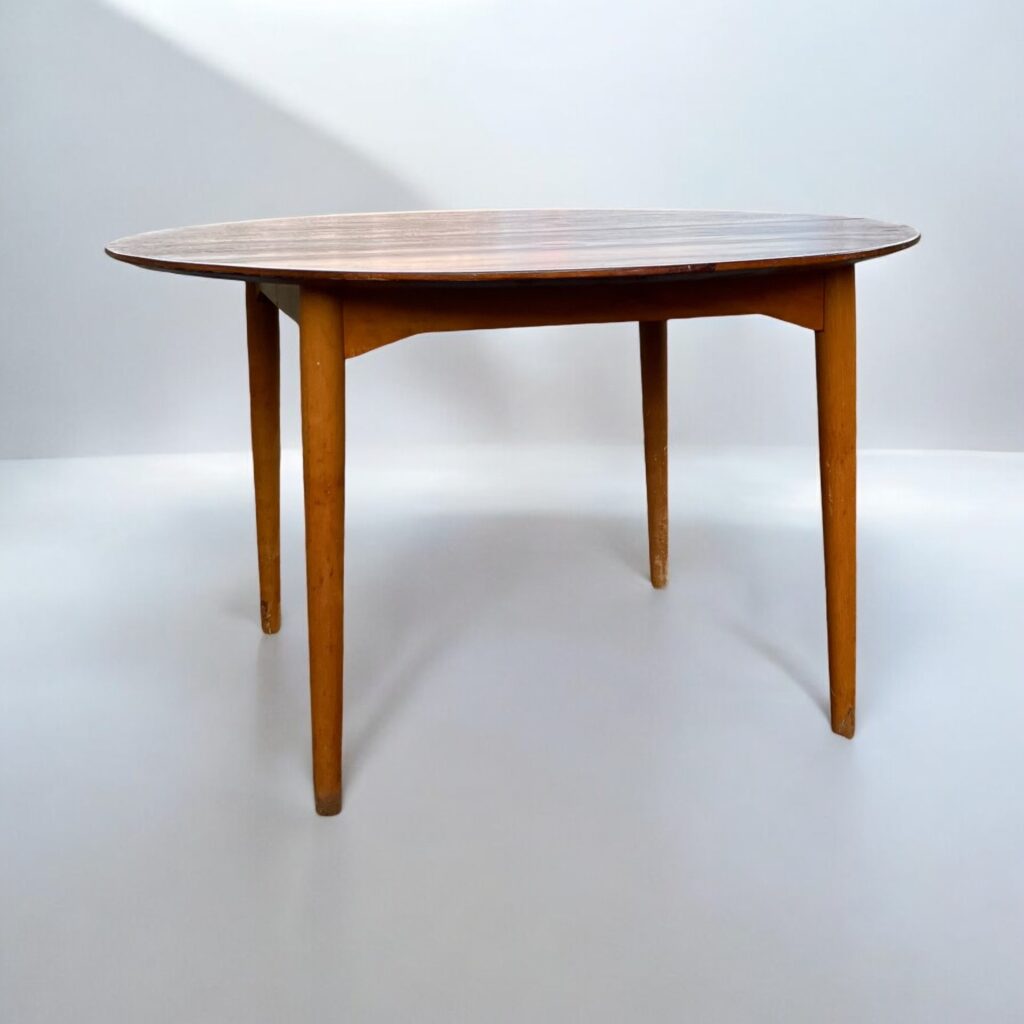 Stort Runt Teak Bord
