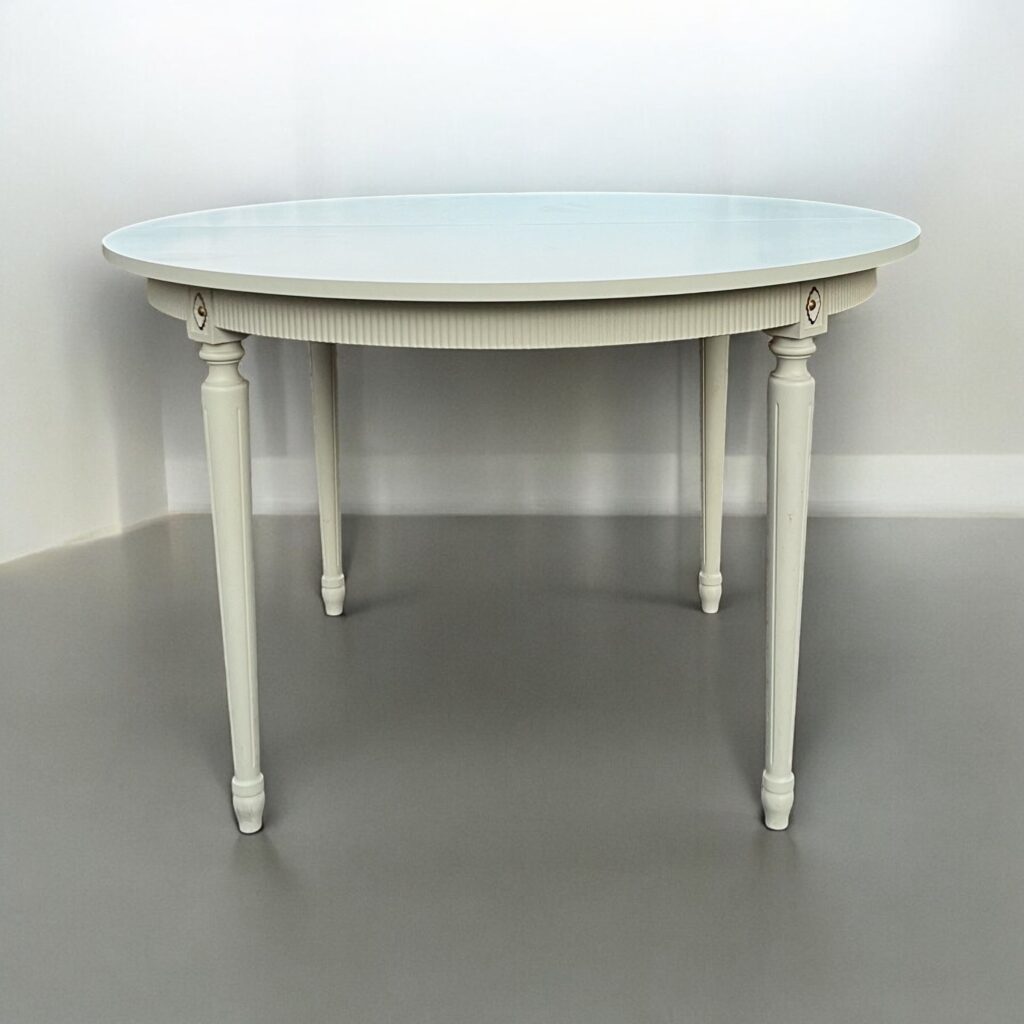 Vit Gustaviansk Matgrupp - Image 2