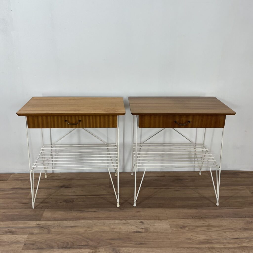 Ett Par String Sängbord i Teak - Image 8