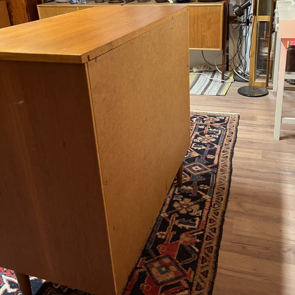 Hög Teak Byrå med 4 Lådor - Image 6