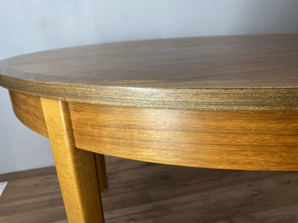 Mid-Century Retro Table - Image 4