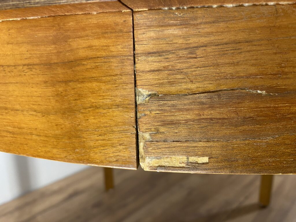 Mid-Century Retro Table - Image 7