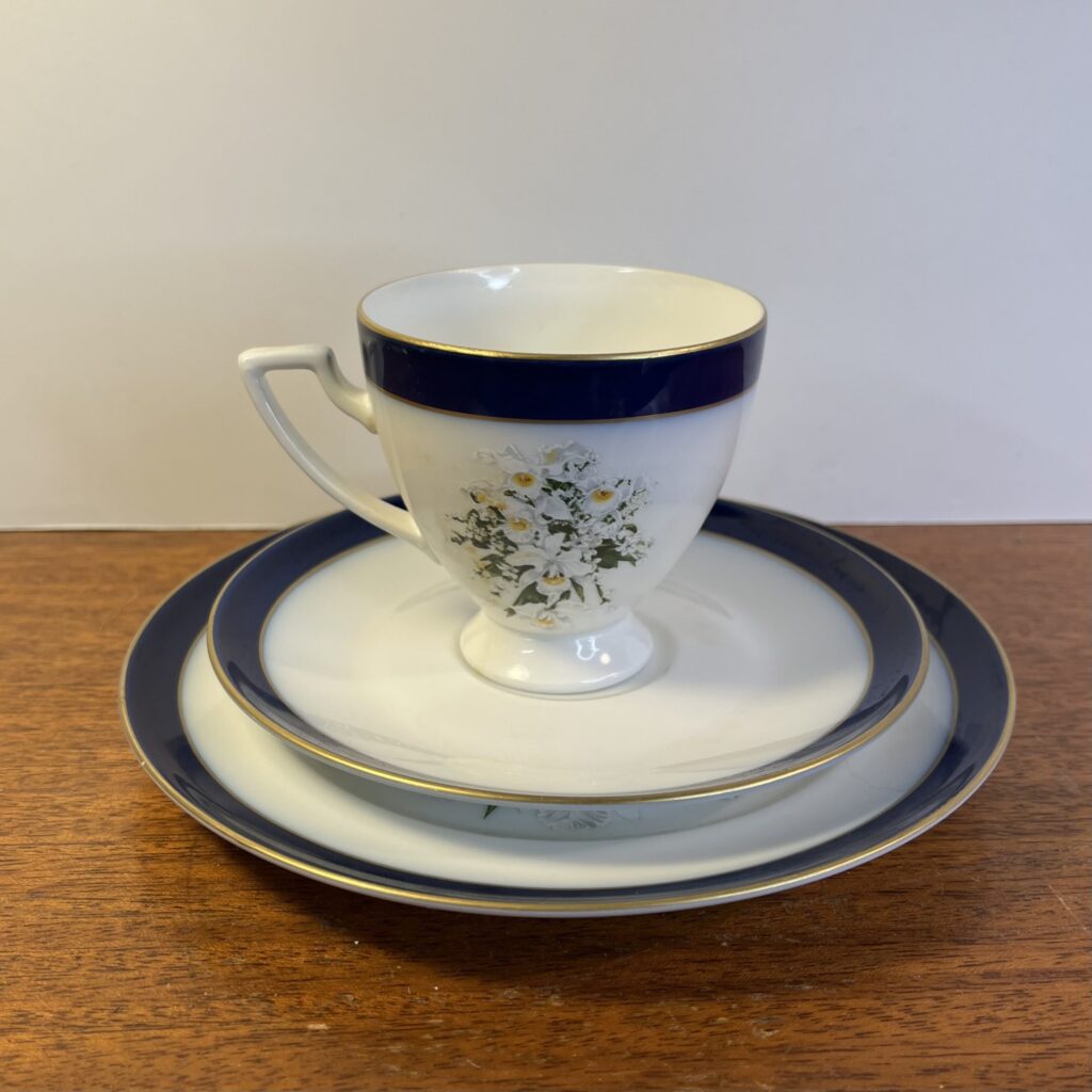 Kaffekopp med Fat & Assiett - ”Royal Wedding Bouquets”