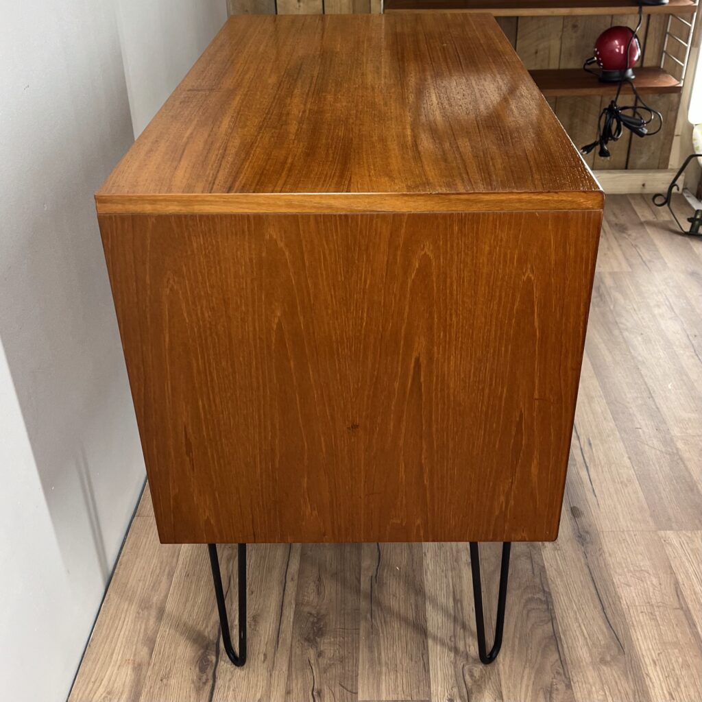 Vacker Teak Byrå med String-stil Ben - G Plan - Image 2