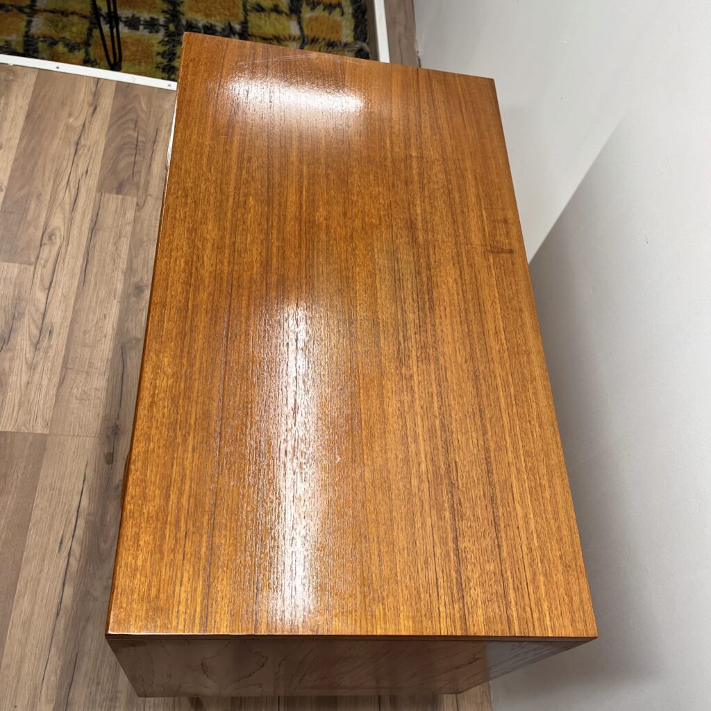 Vacker Teak Byrå med String-stil Ben - G Plan - Image 3