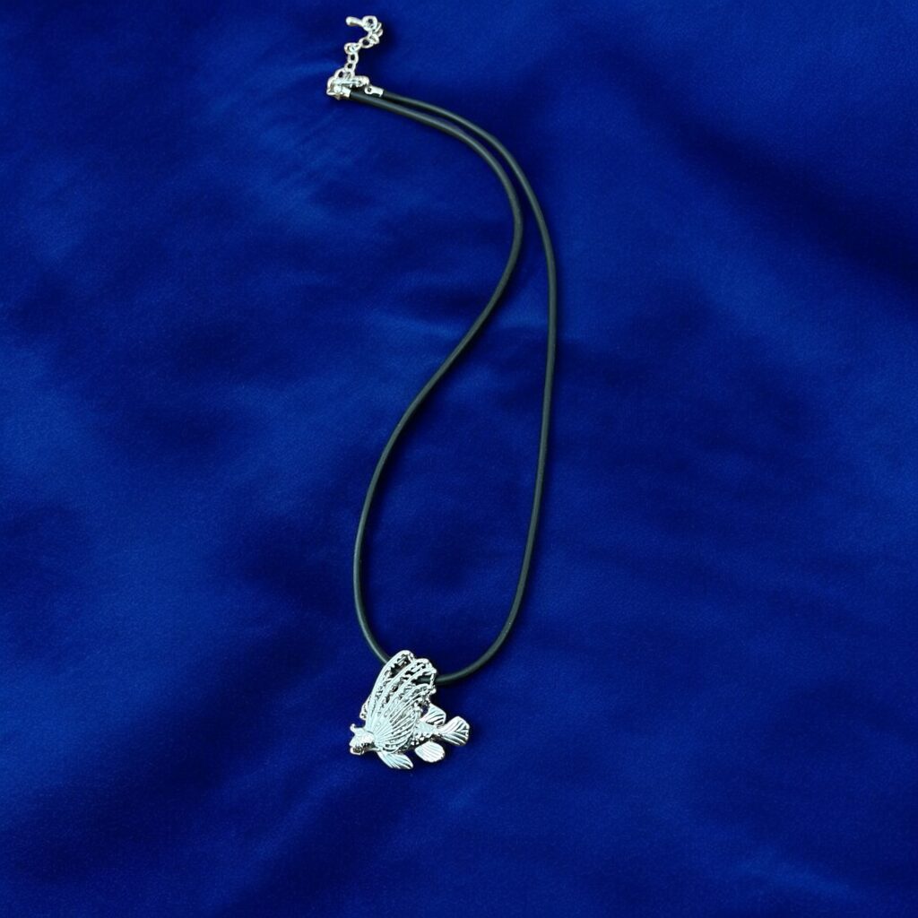 Lejonfisk Halsband i Silver - Dive4Jewelry - Image 2