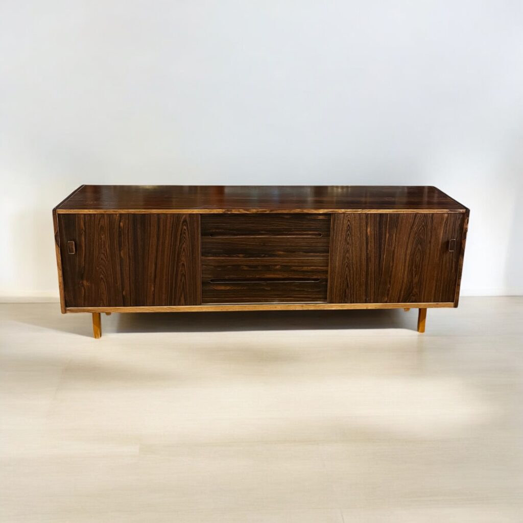 “Arild” Sideboard av Nils Jonsson för Troeds