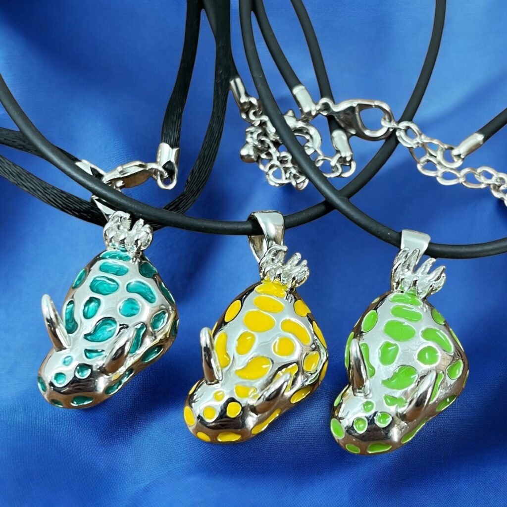 Halsband av Nakensnäcka i Silver och Emalj - Image 2