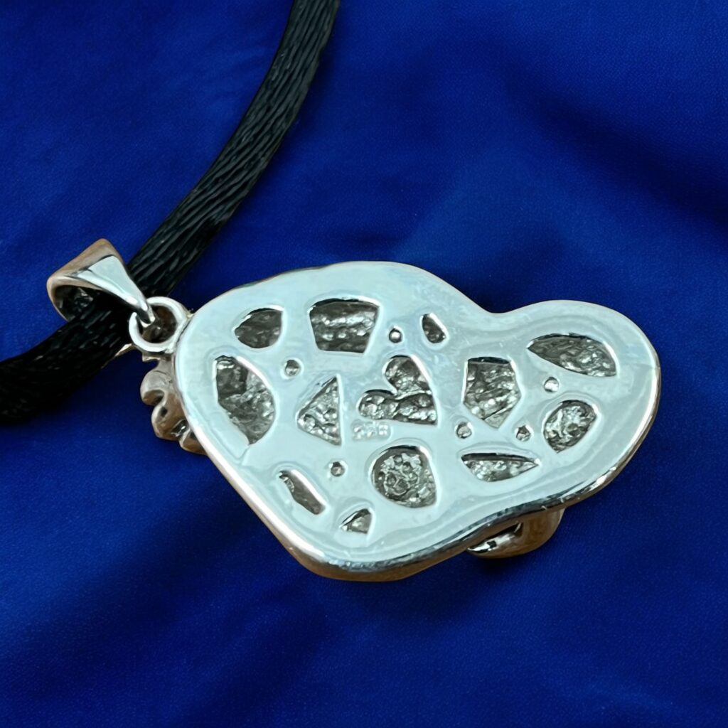 Halsband av Nakensnäcka i Silver och Emalj - Image 3