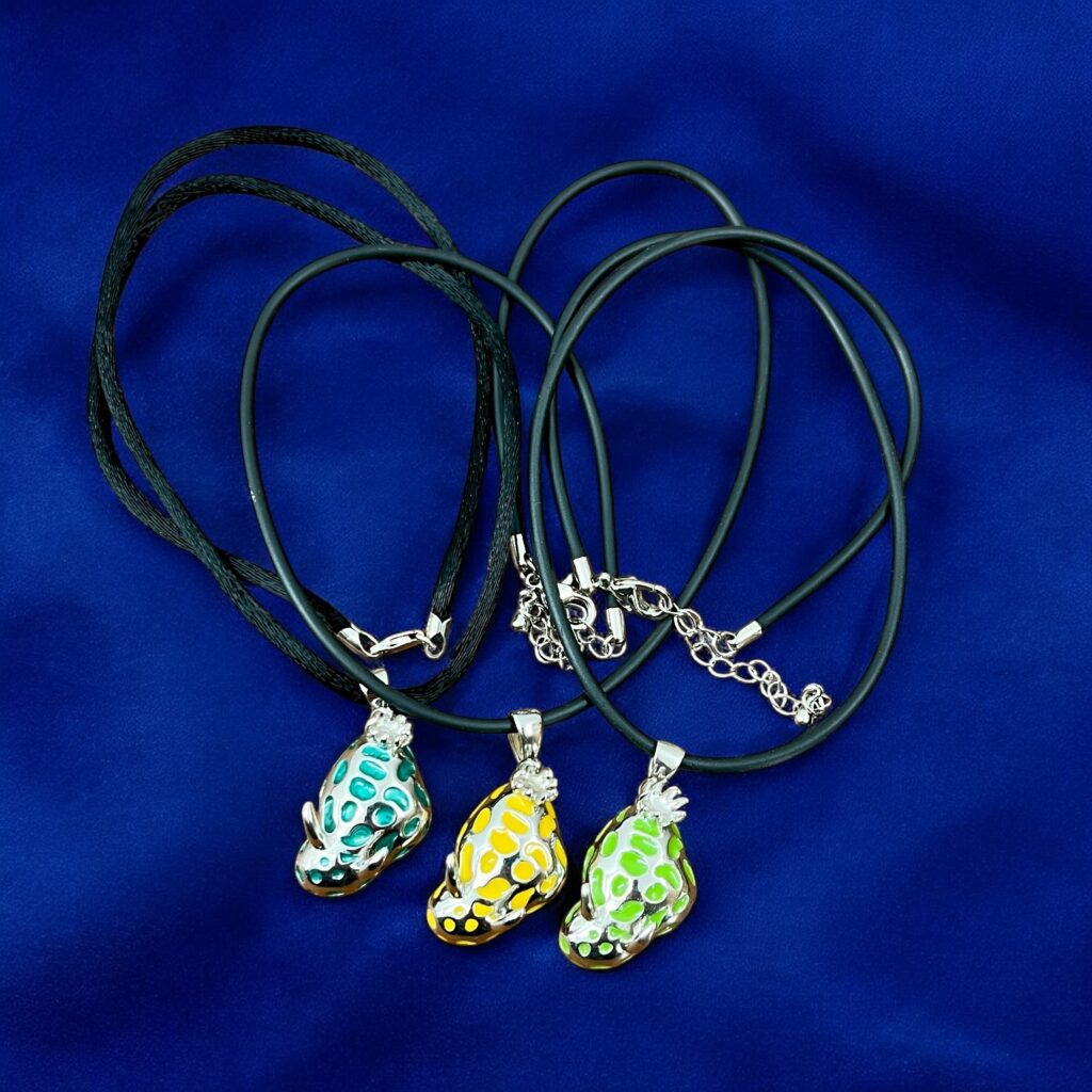 Halsband av Nakensnäcka i Silver och Emalj - Image 5