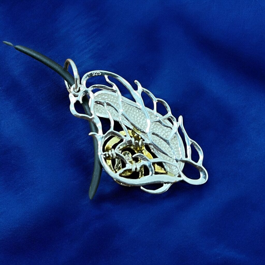 Halsband av Nakensnäcka i Silver och Emalj - Image 3