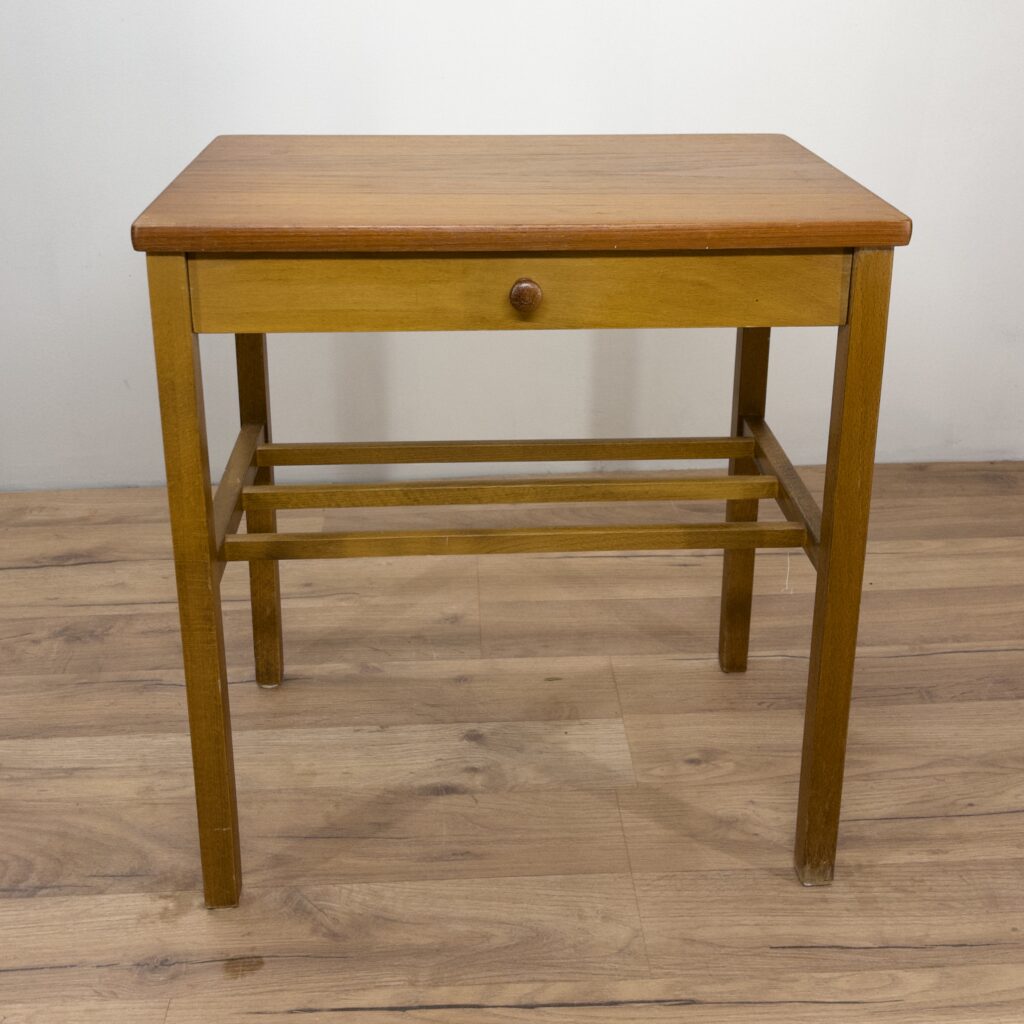 Sängbord i Teak
