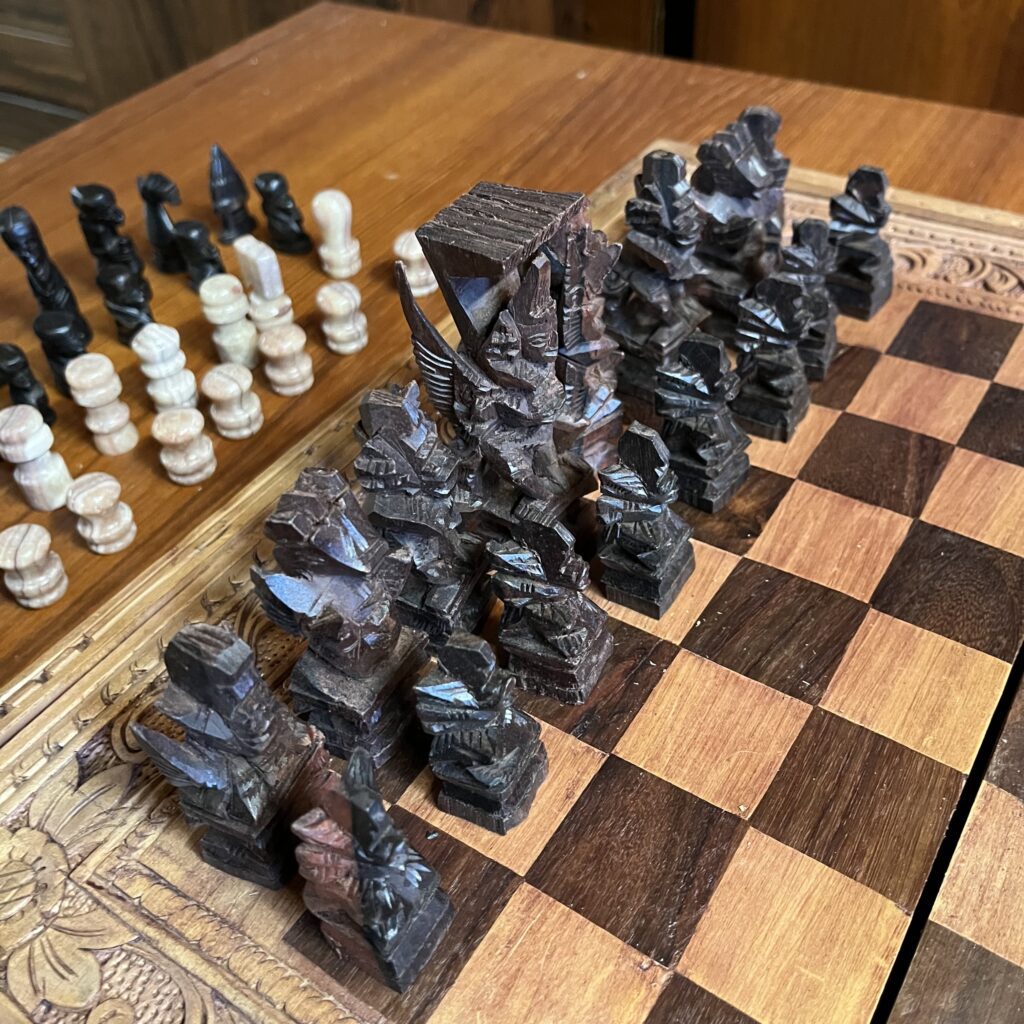 Schackset med 3 Uppsättningar av Spelpjäser - Image 2